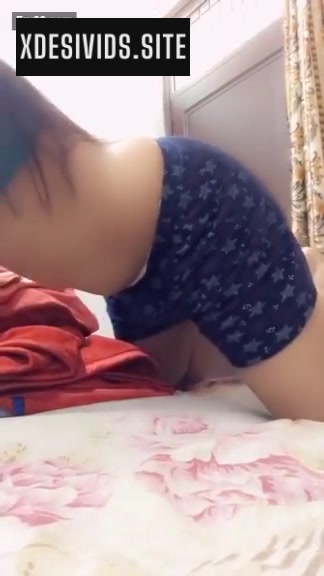 Bhabhi Showing Her Boobs and Pussy
