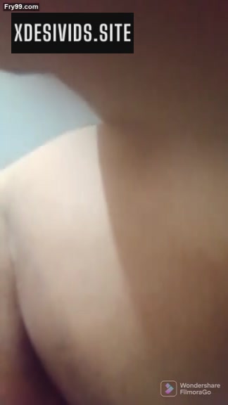 Hot Bhabhi Showing Off Her Naked Body in Multiple Videos