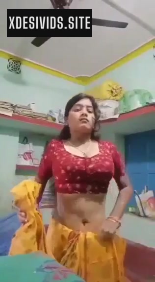 Bhabhi Stripping and Showing Herself