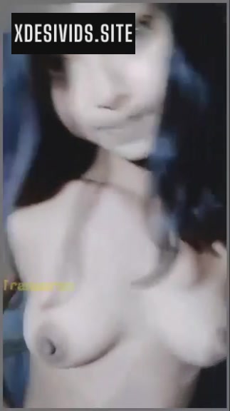 Hot Girl Showing Her Naked Body